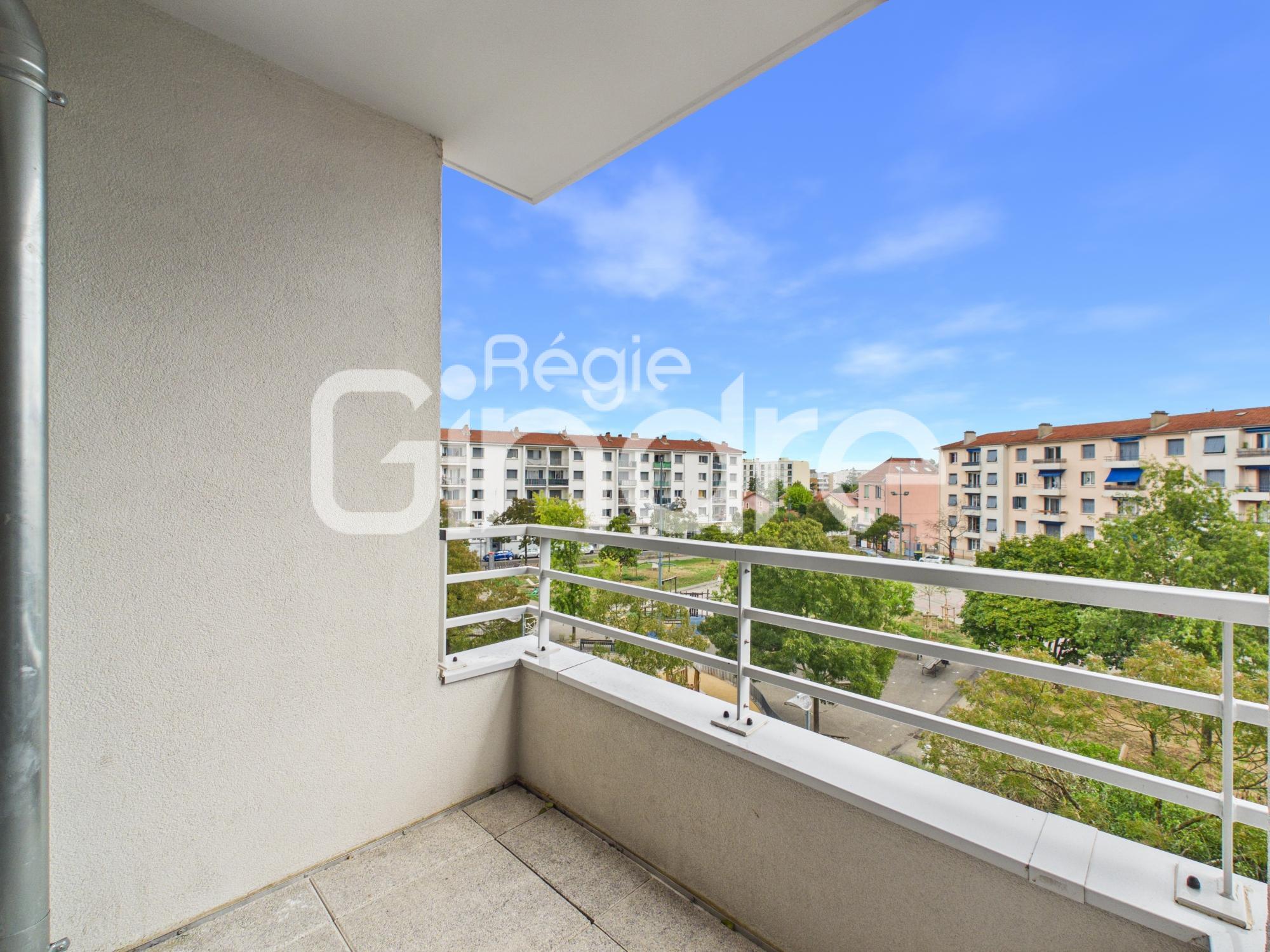 Flat Rue Séverine in Villeurbanne