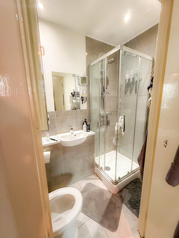 Room Amelia Street in Greater London
