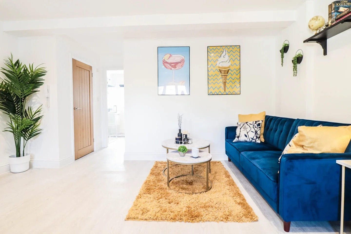 Flat Dog Kennel Hill in Greater London