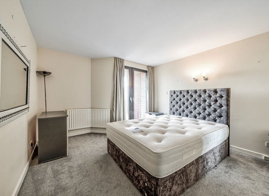 Flat Finchley Road in Greater London