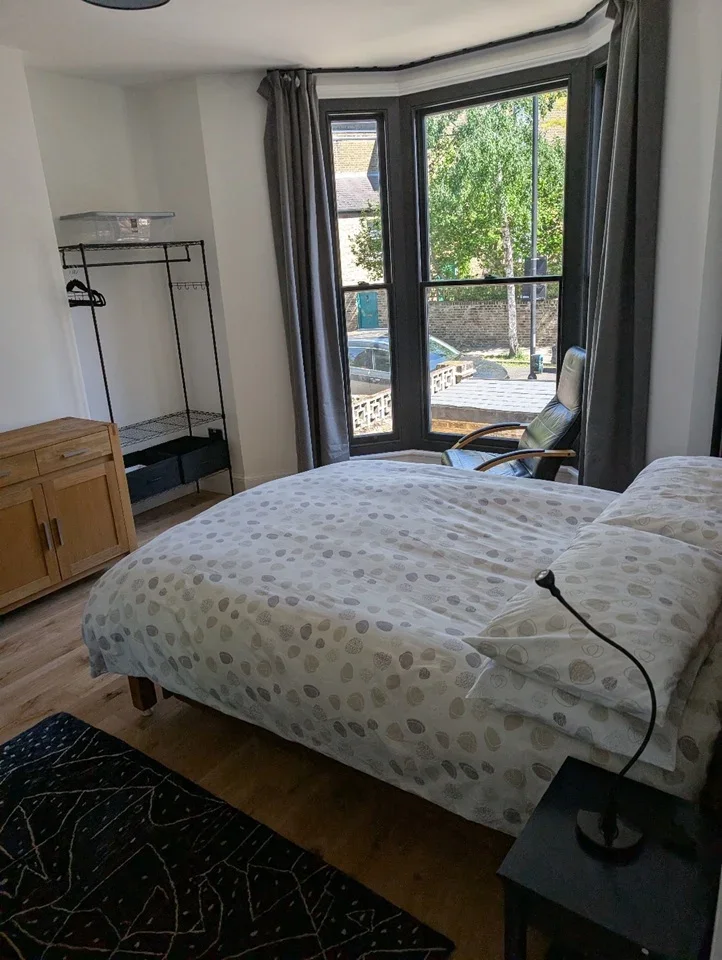 Flat Norcott Road in Greater London