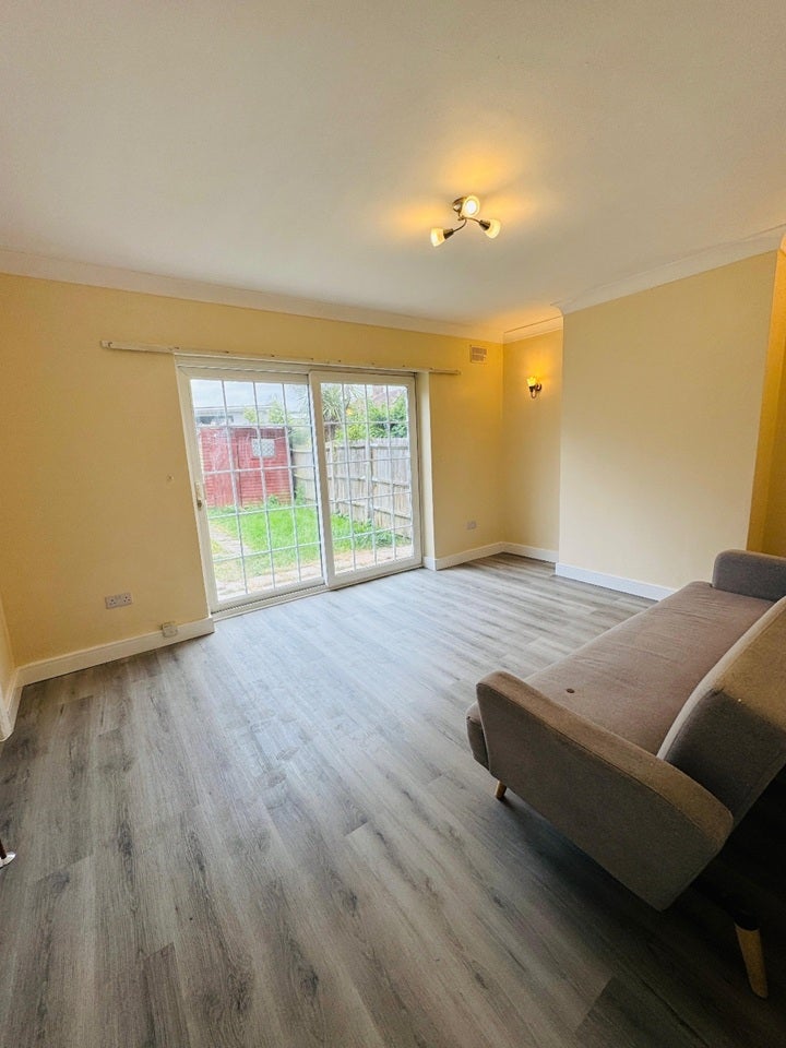 Flat Colyton Close in Greater London