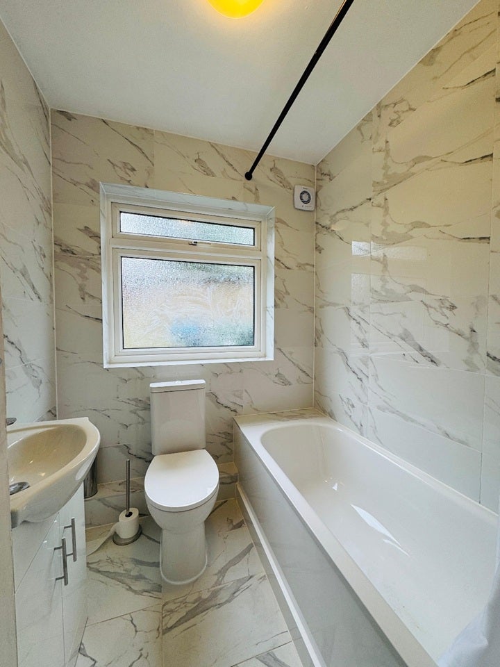 Flat Colyton Close in Greater London