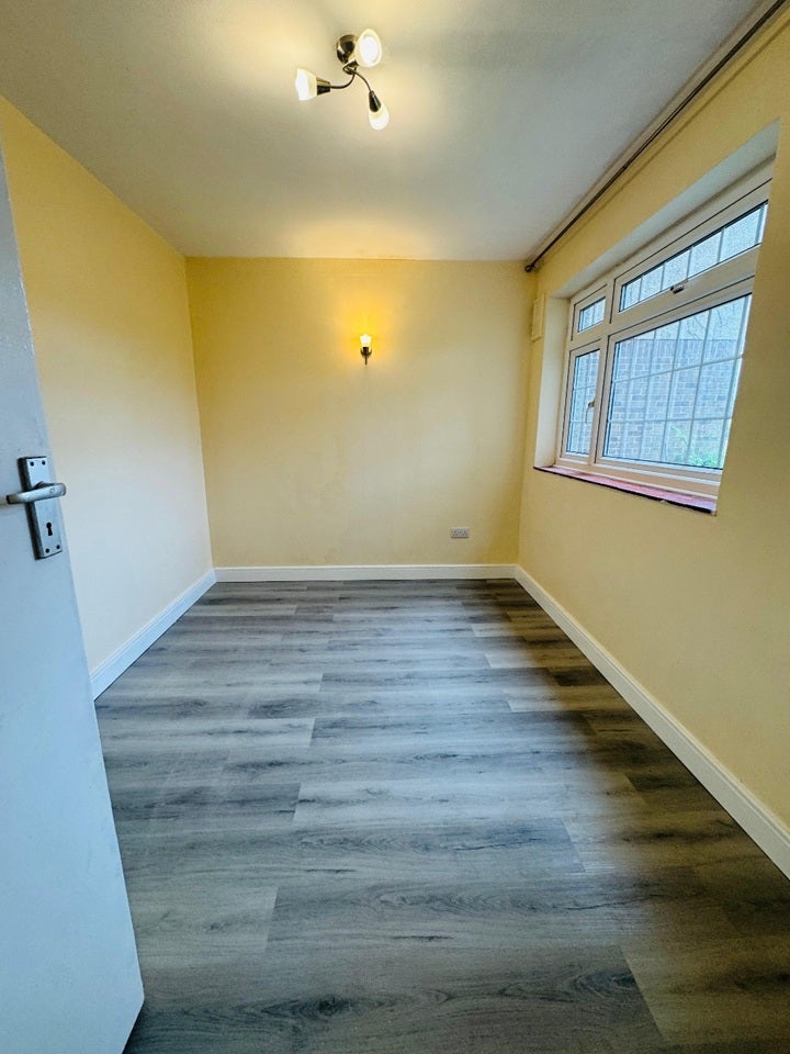 Flat Colyton Close in Greater London