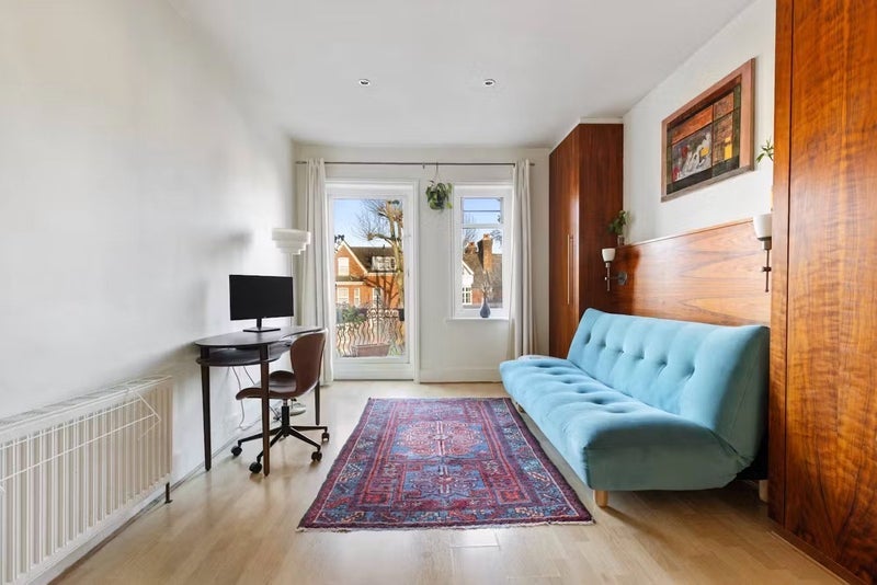 Flat Palace Road in Greater London