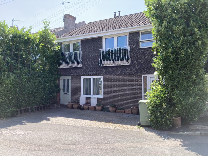 Flat California Lane in Clowne