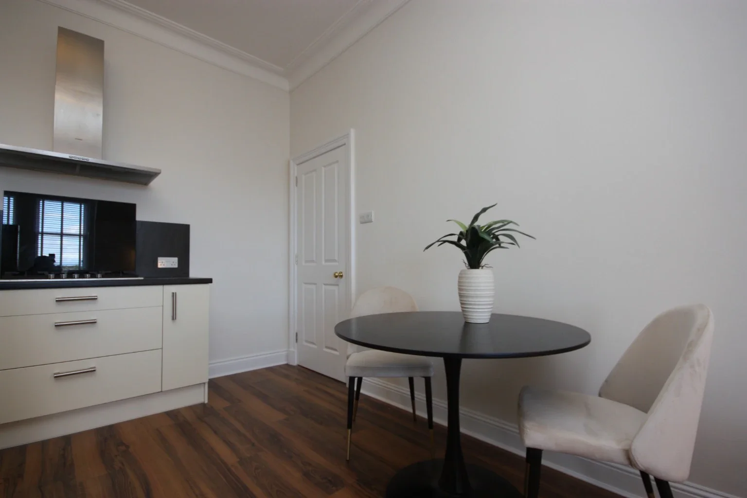 Flat Lilybank Terrace in Glasgow