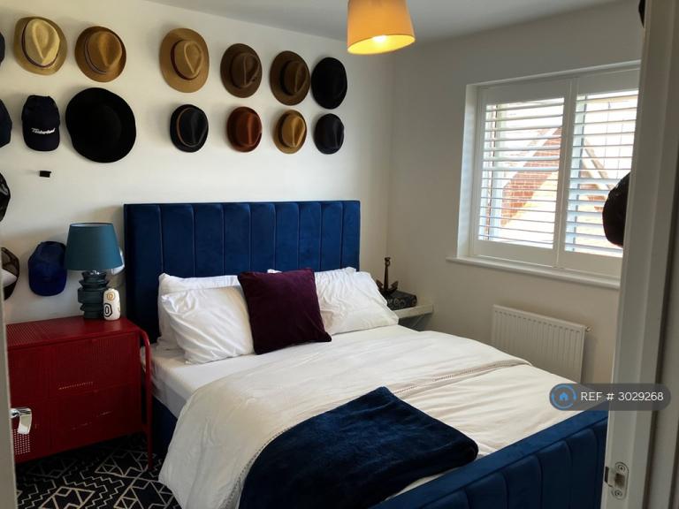 Room Plough Close in Hoo St. Werburgh