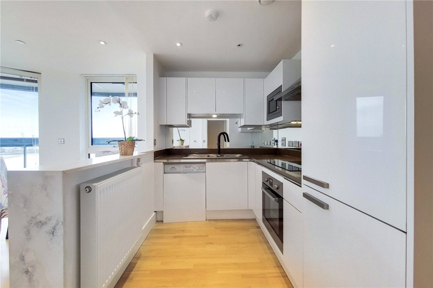 Flat Dreadnought Walk in Greater London
