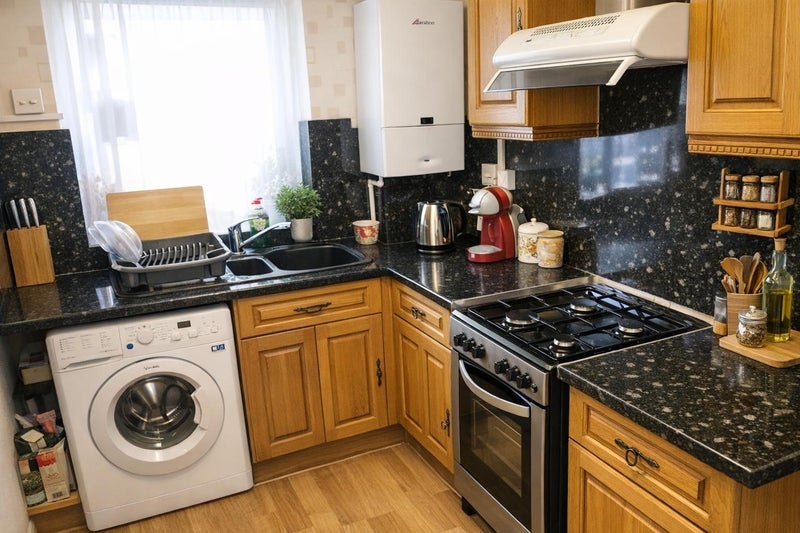 Room Ravens Way in Greater London