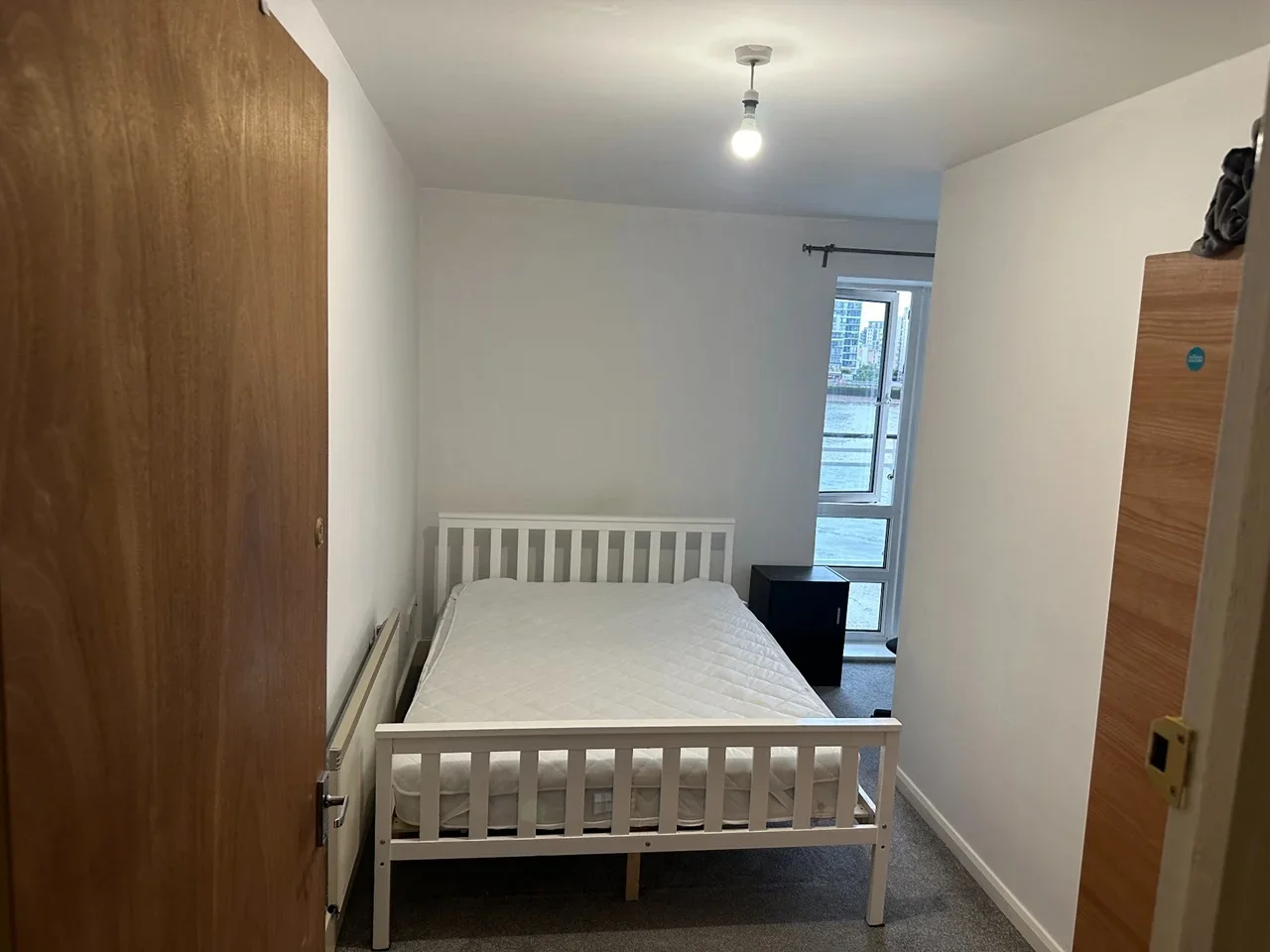 Room St. Davids Square in Greater London