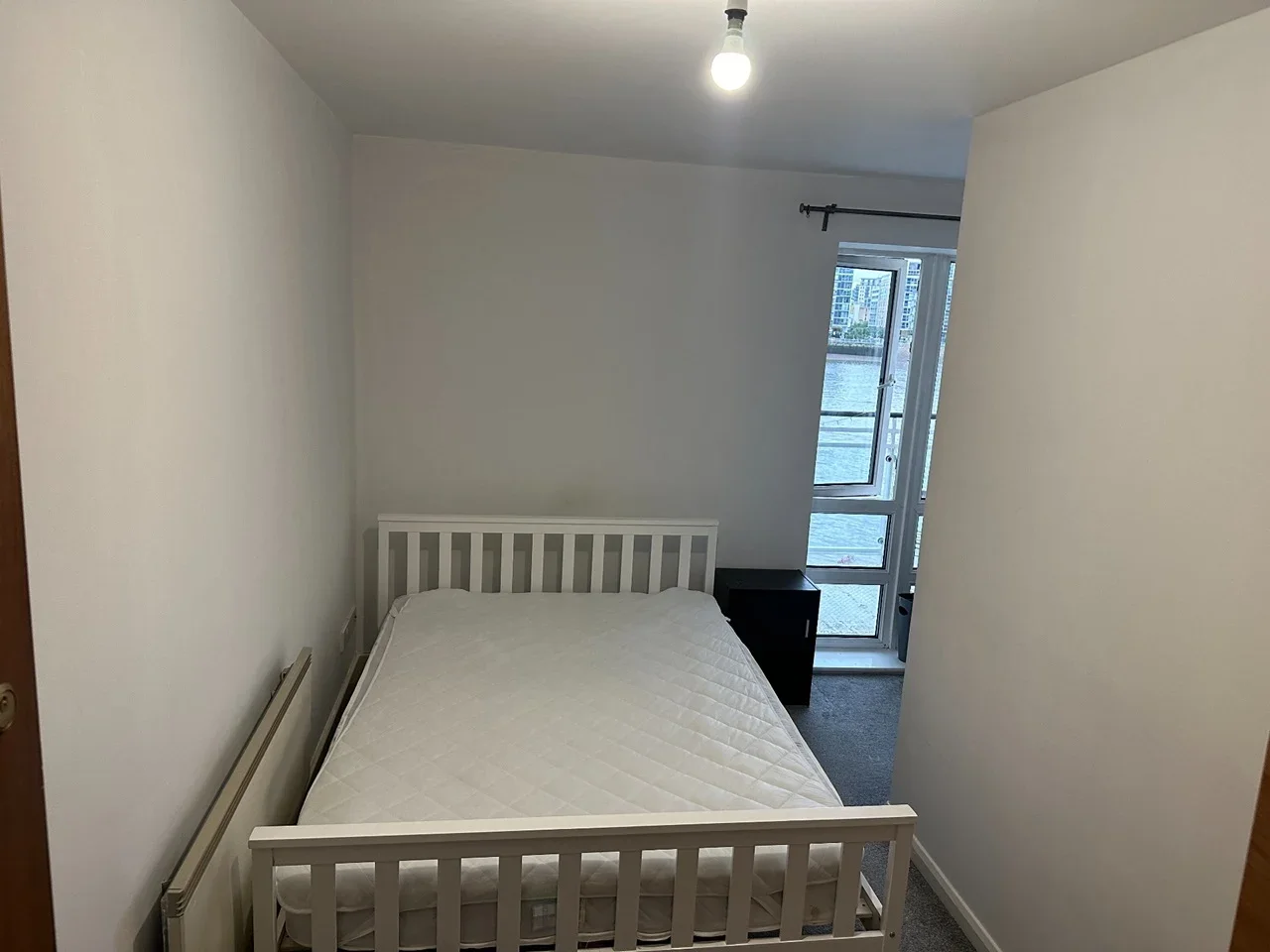 Room St. Davids Square in Greater London