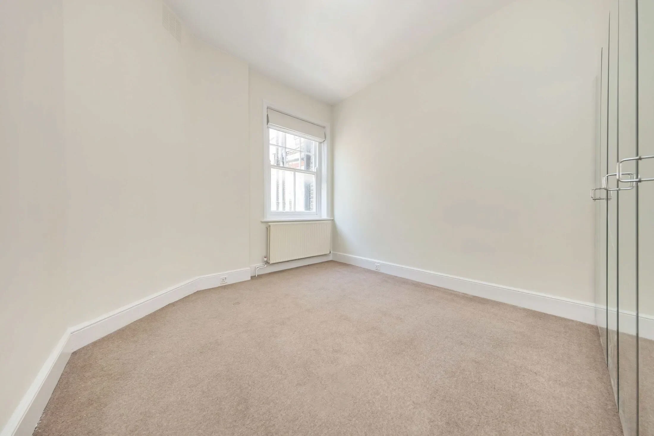 Flat Warriner Gardens in Greater London
