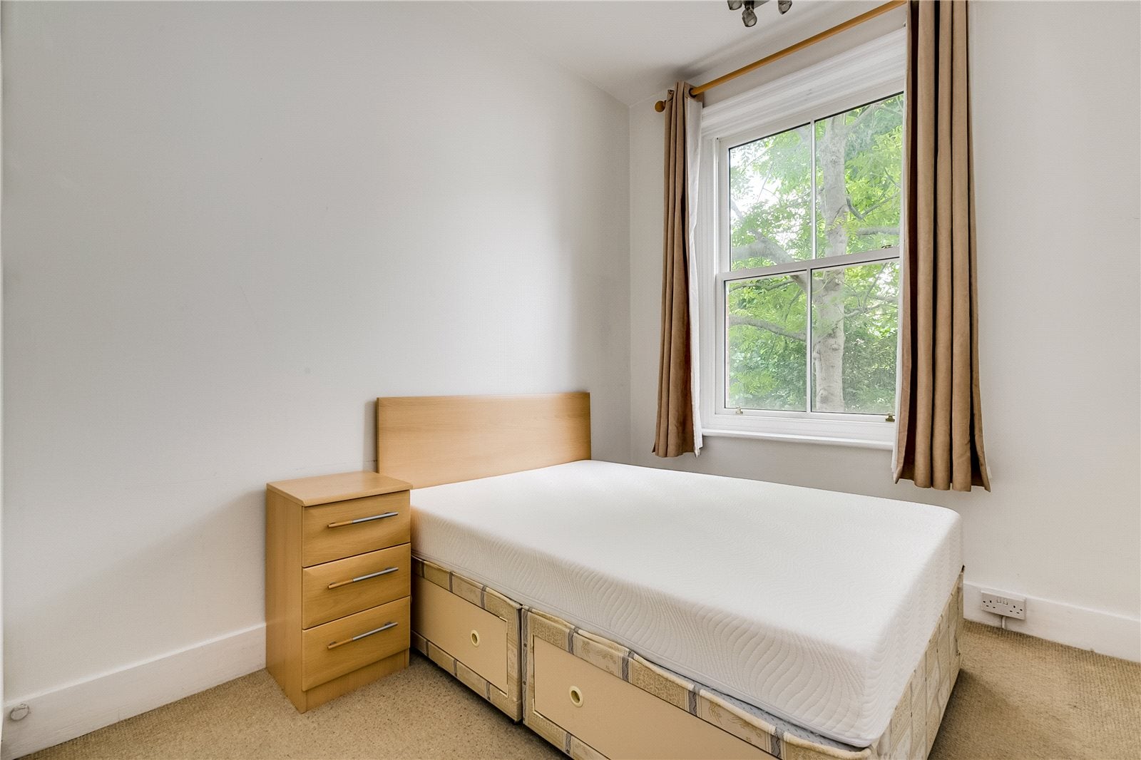 House Peterborough Villas in Greater London