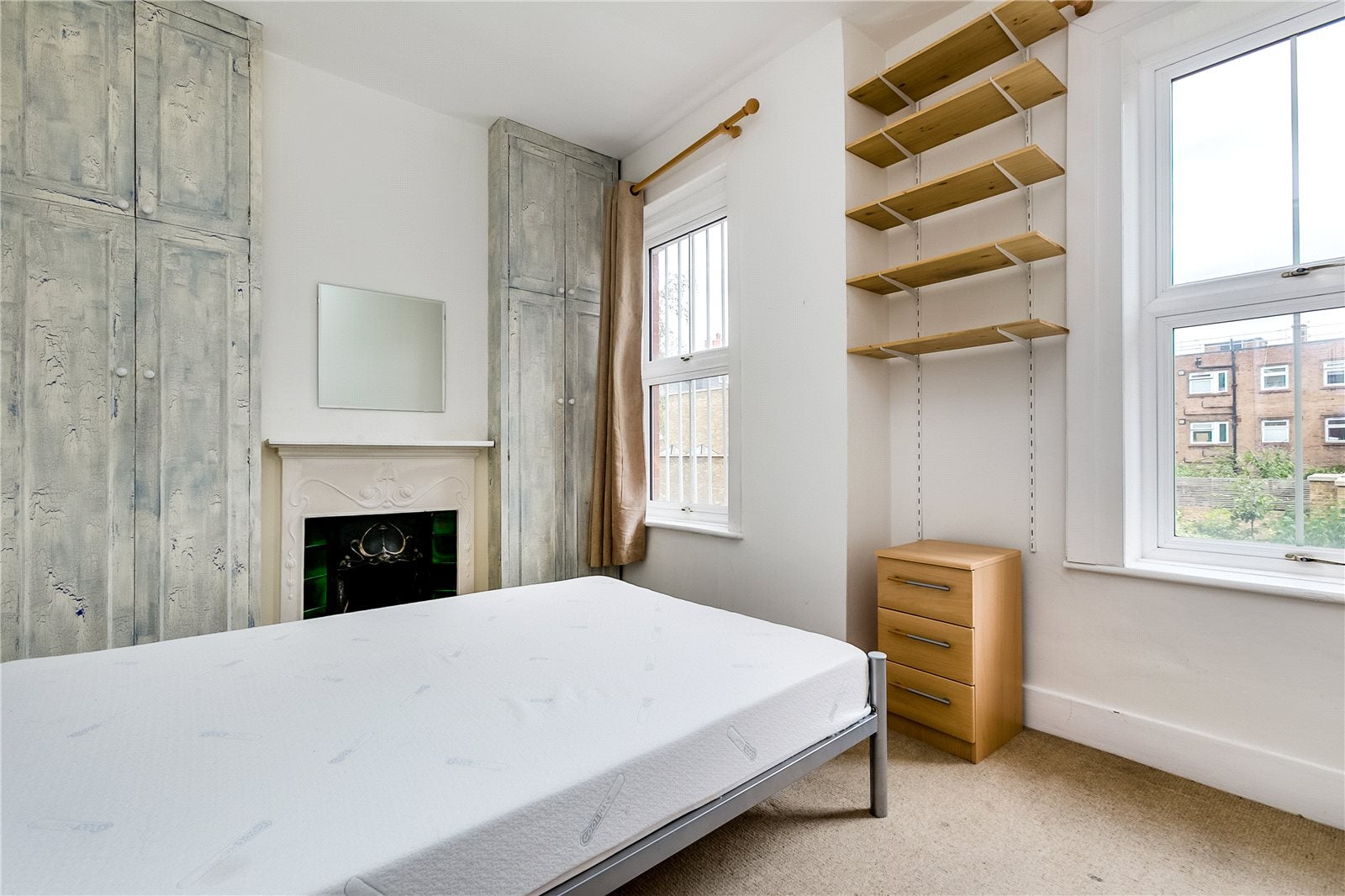 House Peterborough Villas in Greater London