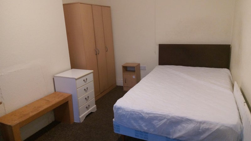 Room Beaconsfield Road in Leicester