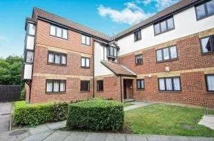 Flat Eagle Drive in Greater London