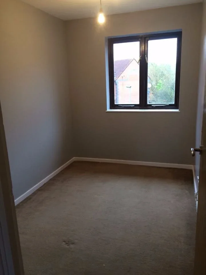 Flat Eagle Drive in Greater London