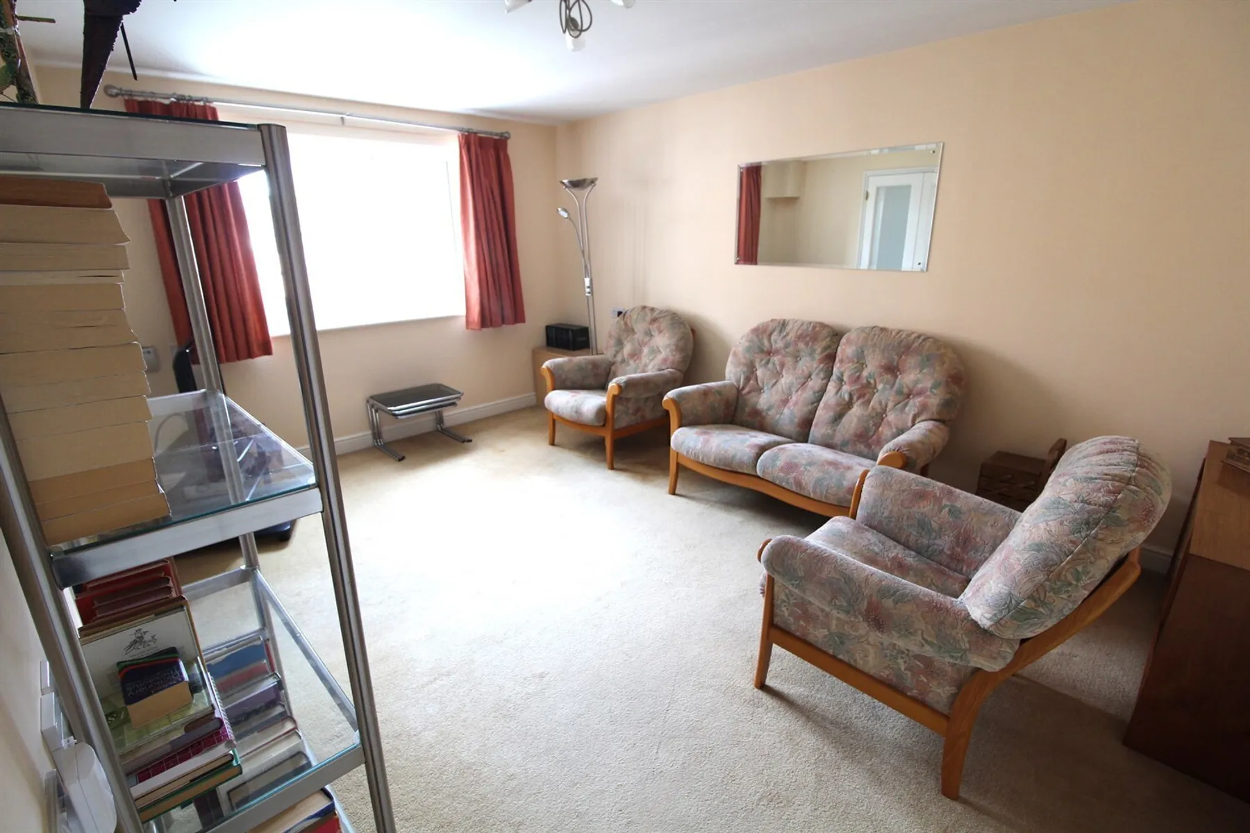 Flat Cockfosters Road in Greater London