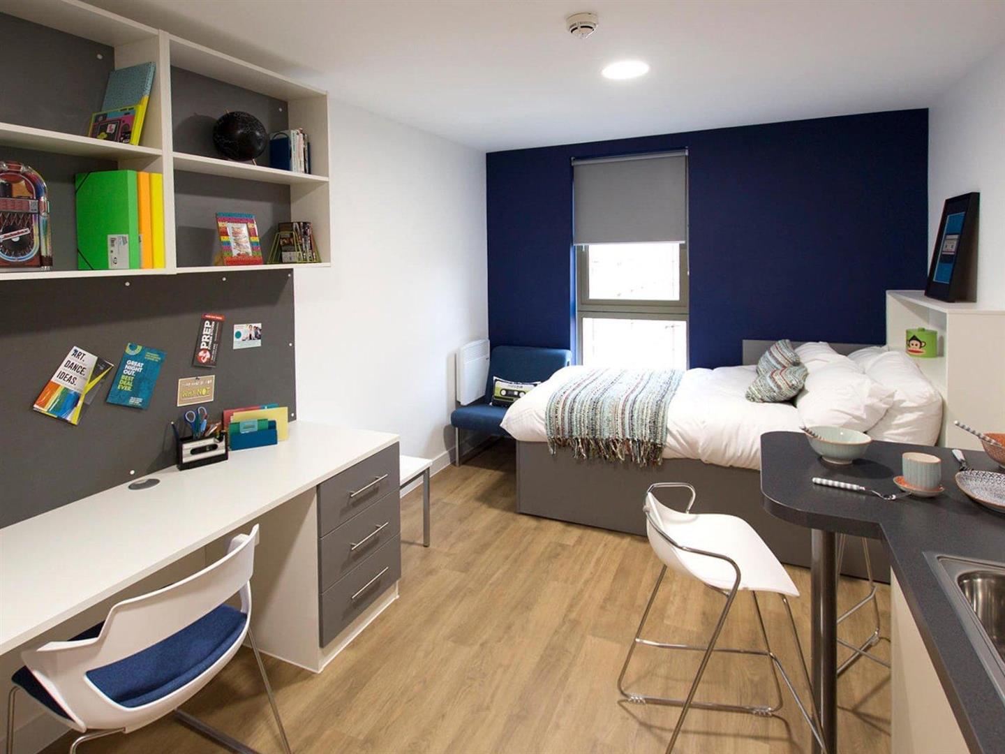 Room Kennedy Street in Glasgow