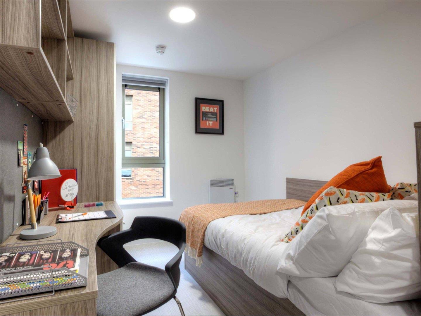 Room Kennedy Street in Glasgow