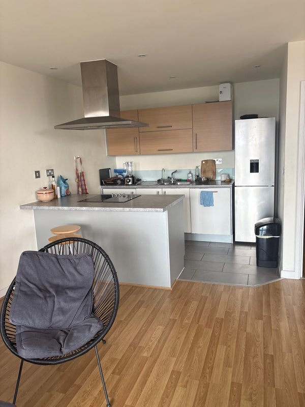 Room Warton Road in Greater London