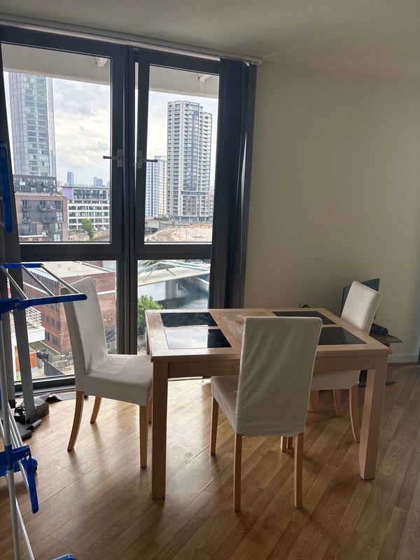 Room Warton Road in Greater London