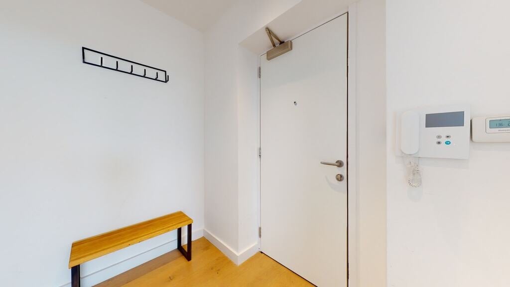 Flat Highgate Hill in Greater London