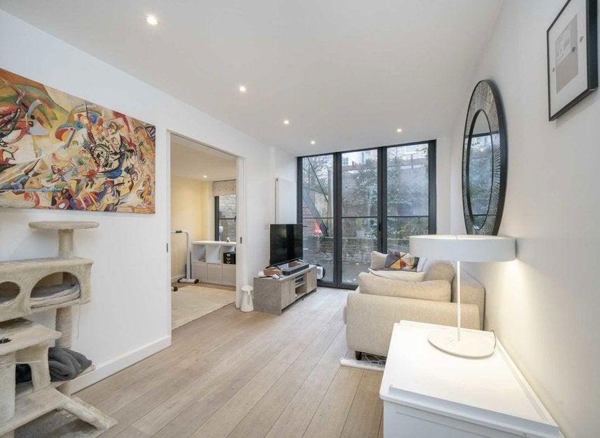 Flat Grafton Terrace in Greater London
