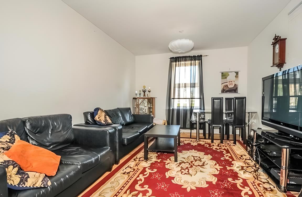 Flat Merton Road in Greater London