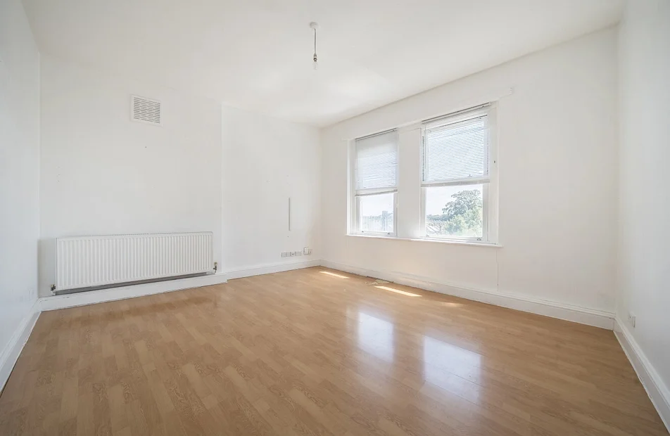 Flat Penge Road in Greater London