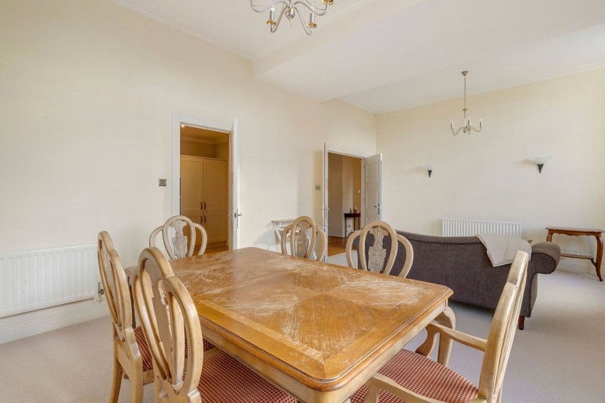Flat Brasenose Drive in Greater London