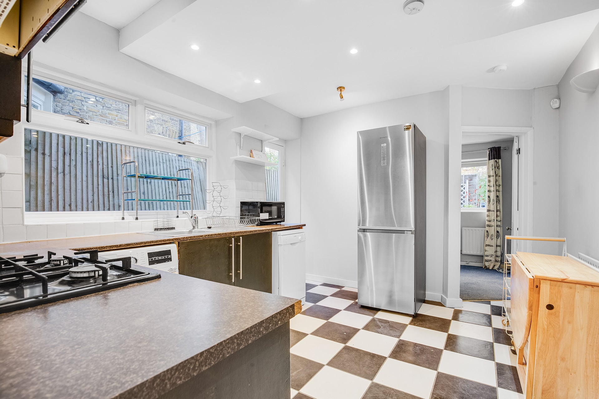 Flat Leander Road in Greater London