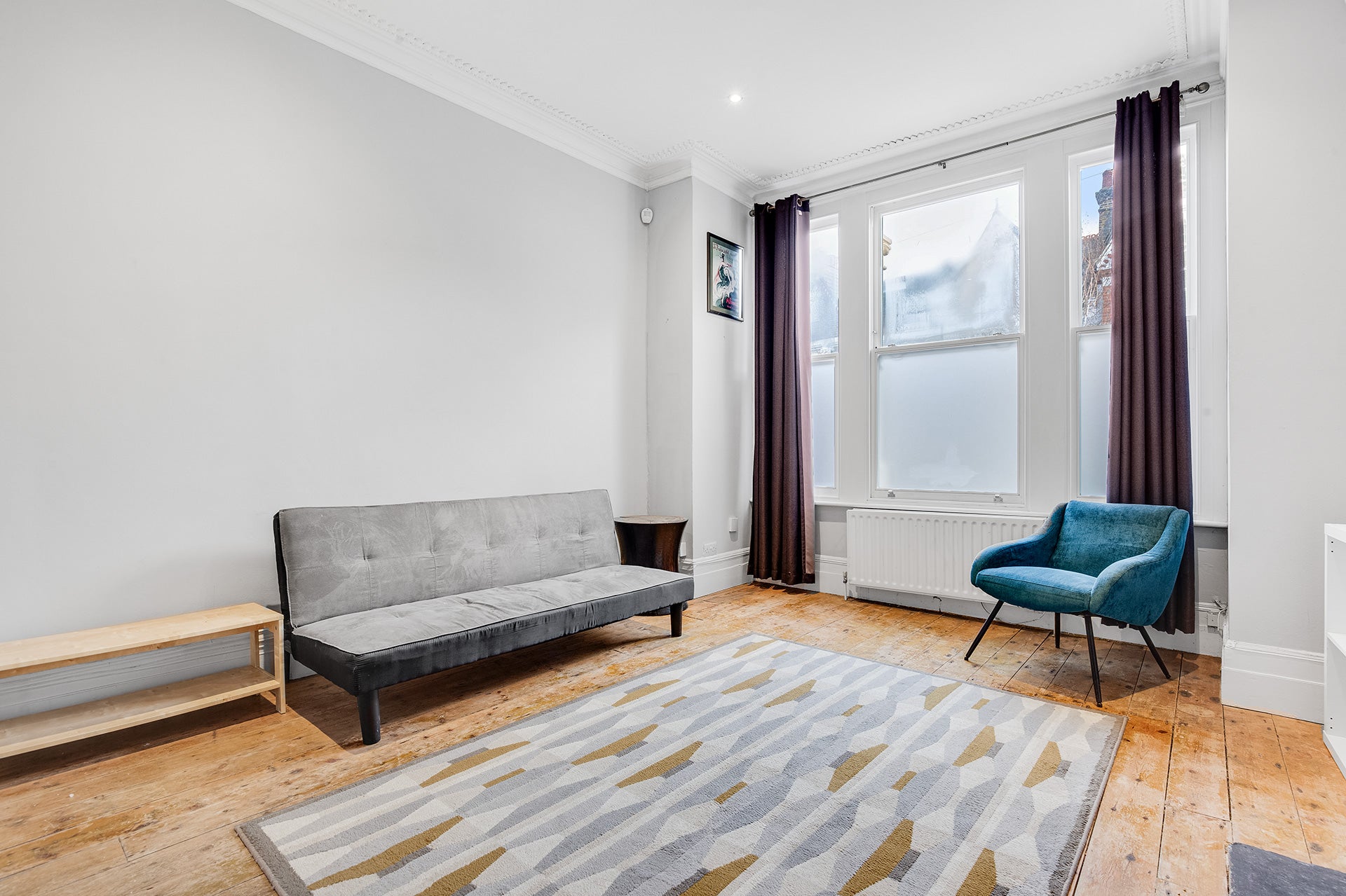 Flat Leander Road in Greater London