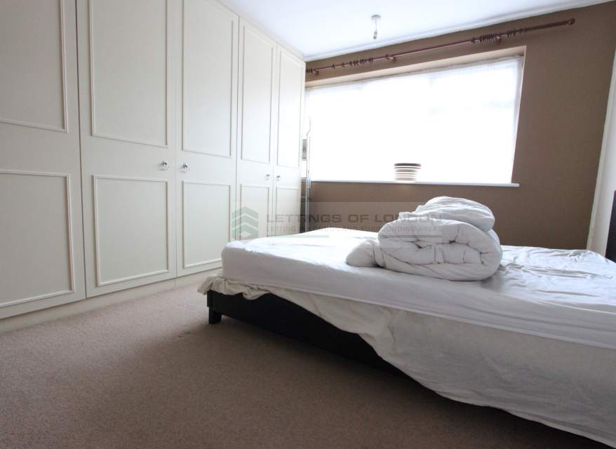 Flat Bramley Close in Greater London