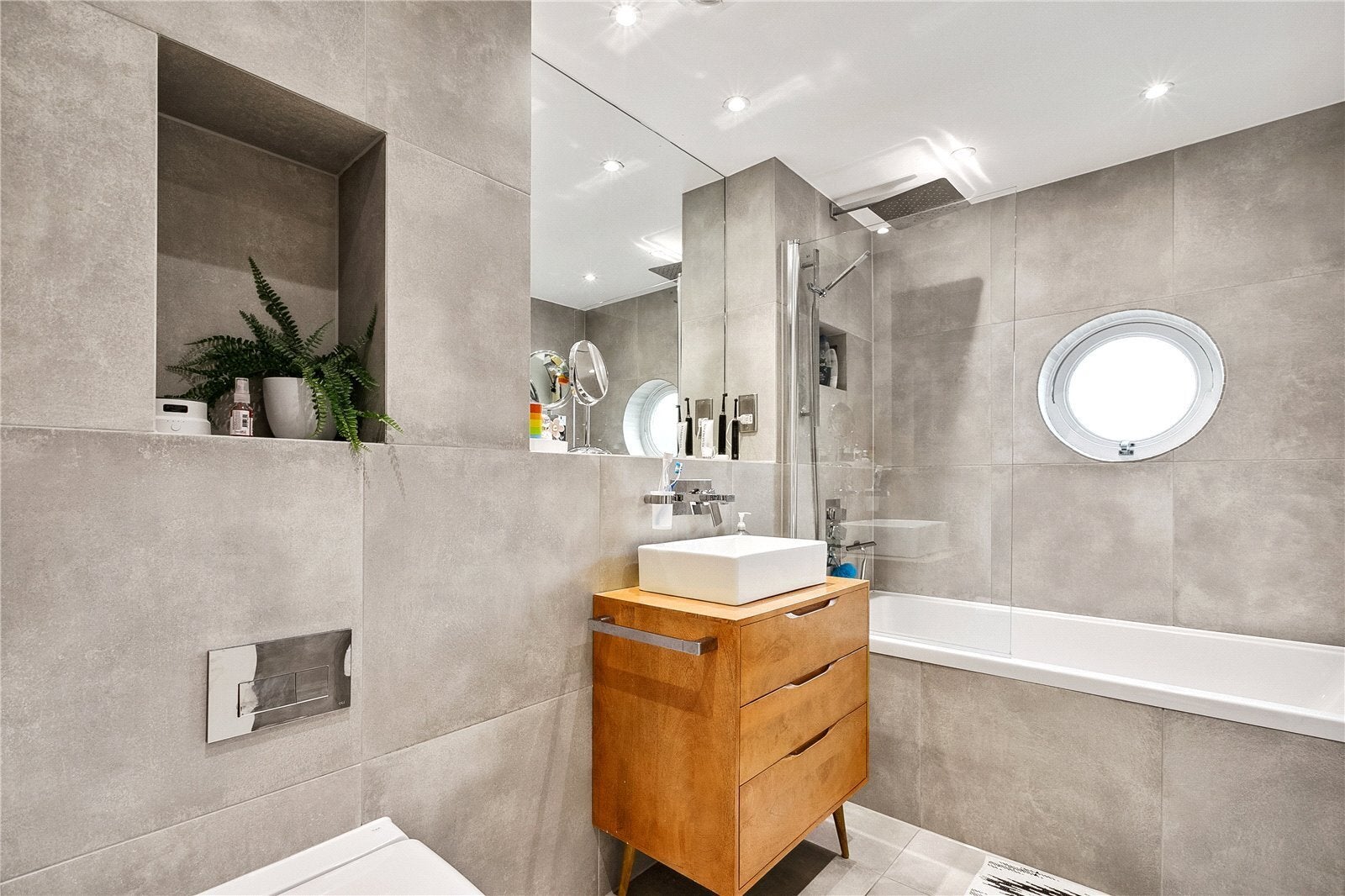 Flat Hemsworth Street in Greater London