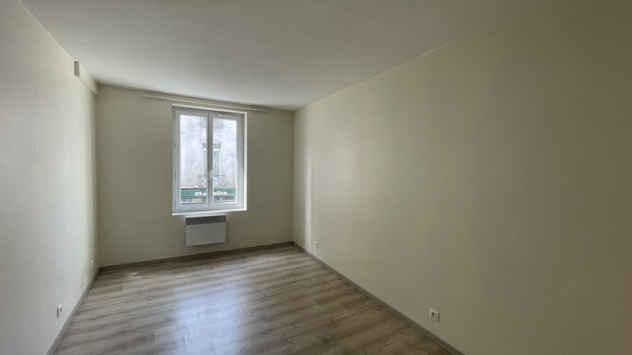 Flat Rue Paul Doumer in Enghien-les-Bains