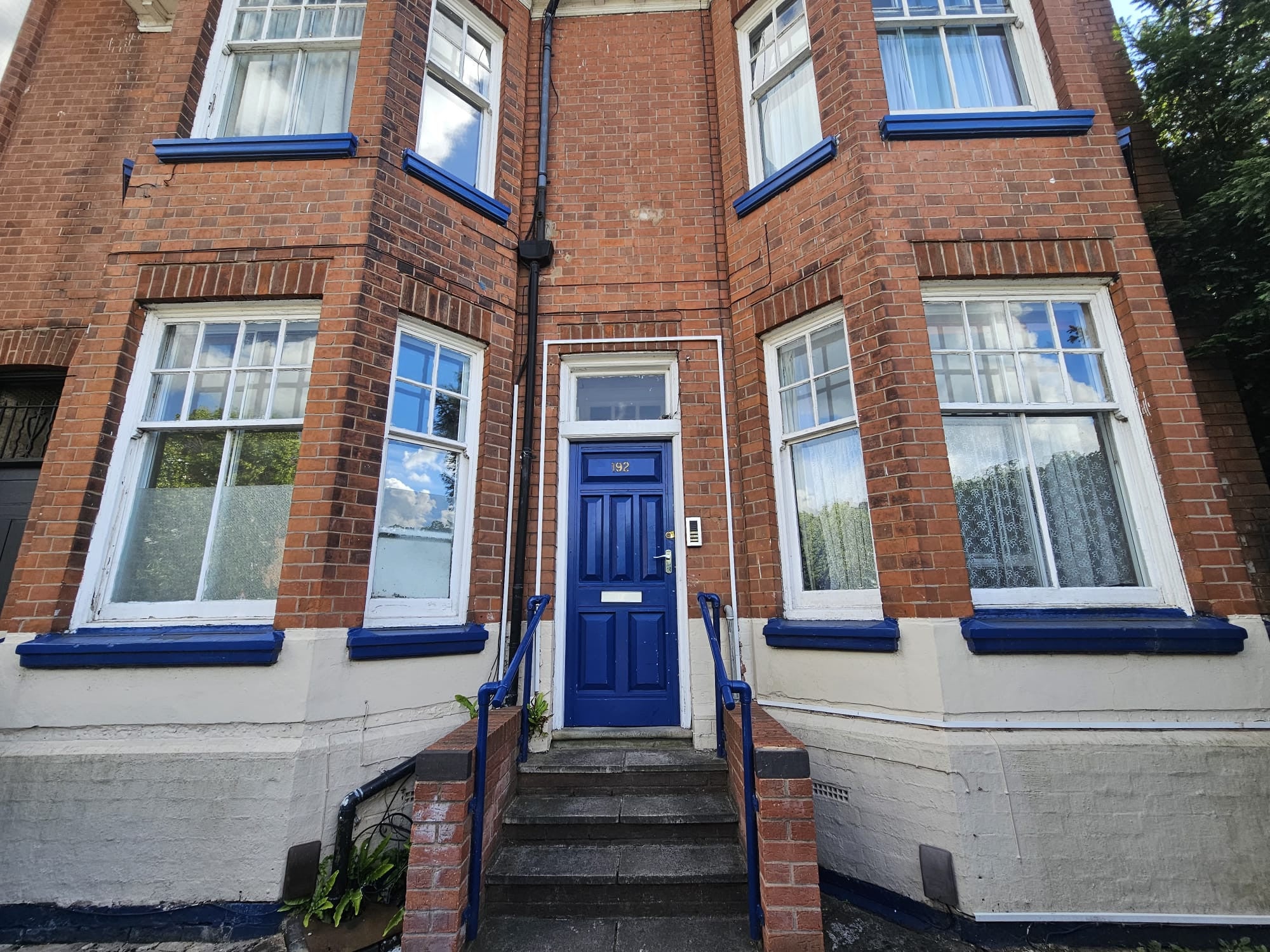 Flat Dulverton Road in Leicester