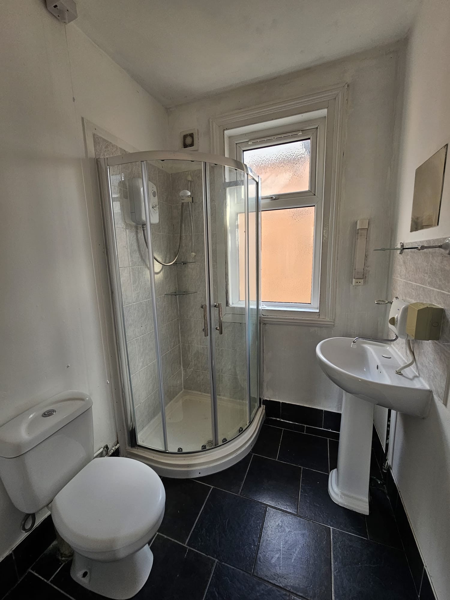 Flat Dulverton Road in Leicester