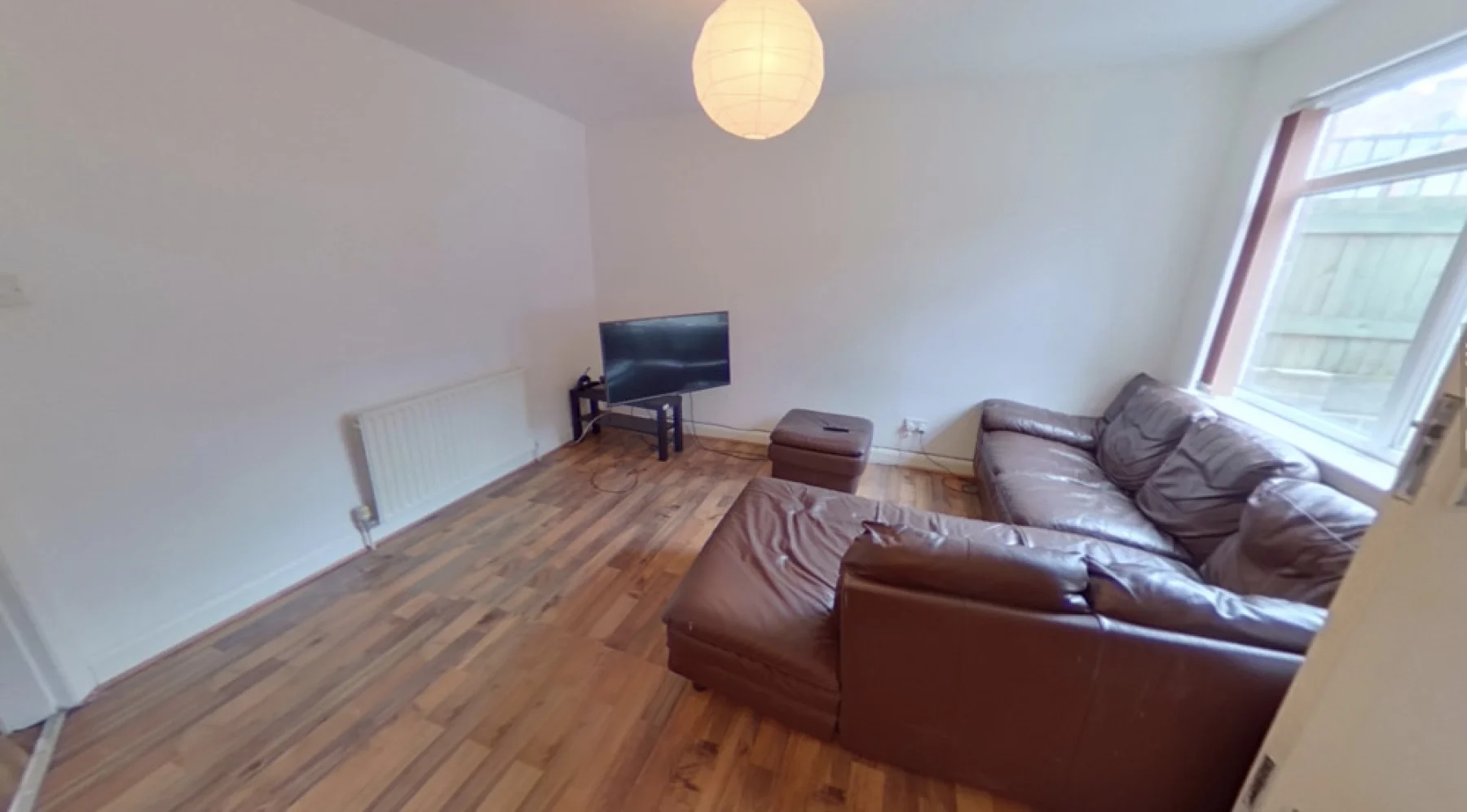 Flat Chestnut Avenue in Leeds