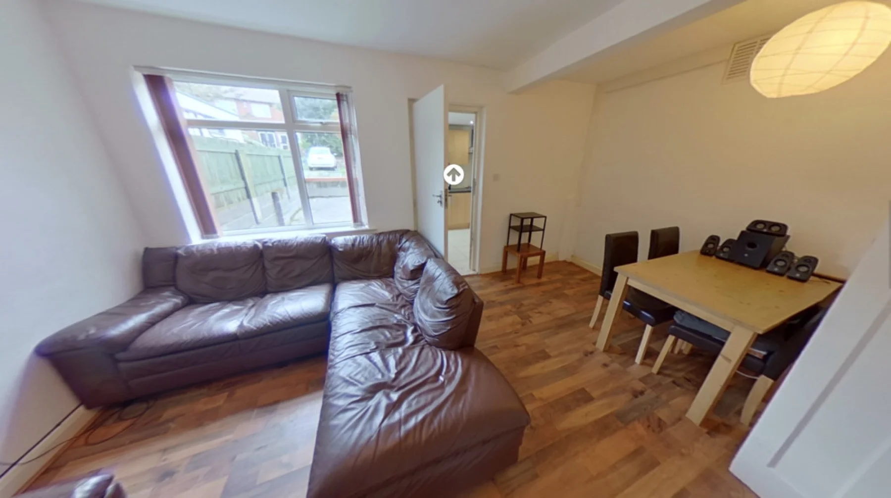 Flat Chestnut Avenue in Leeds