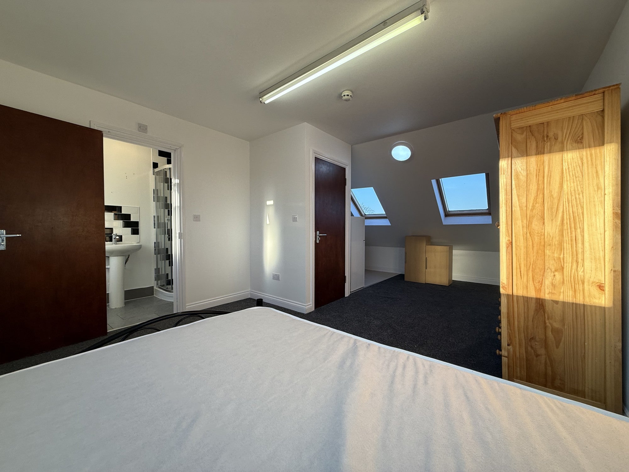 Room Kingsley Road in London