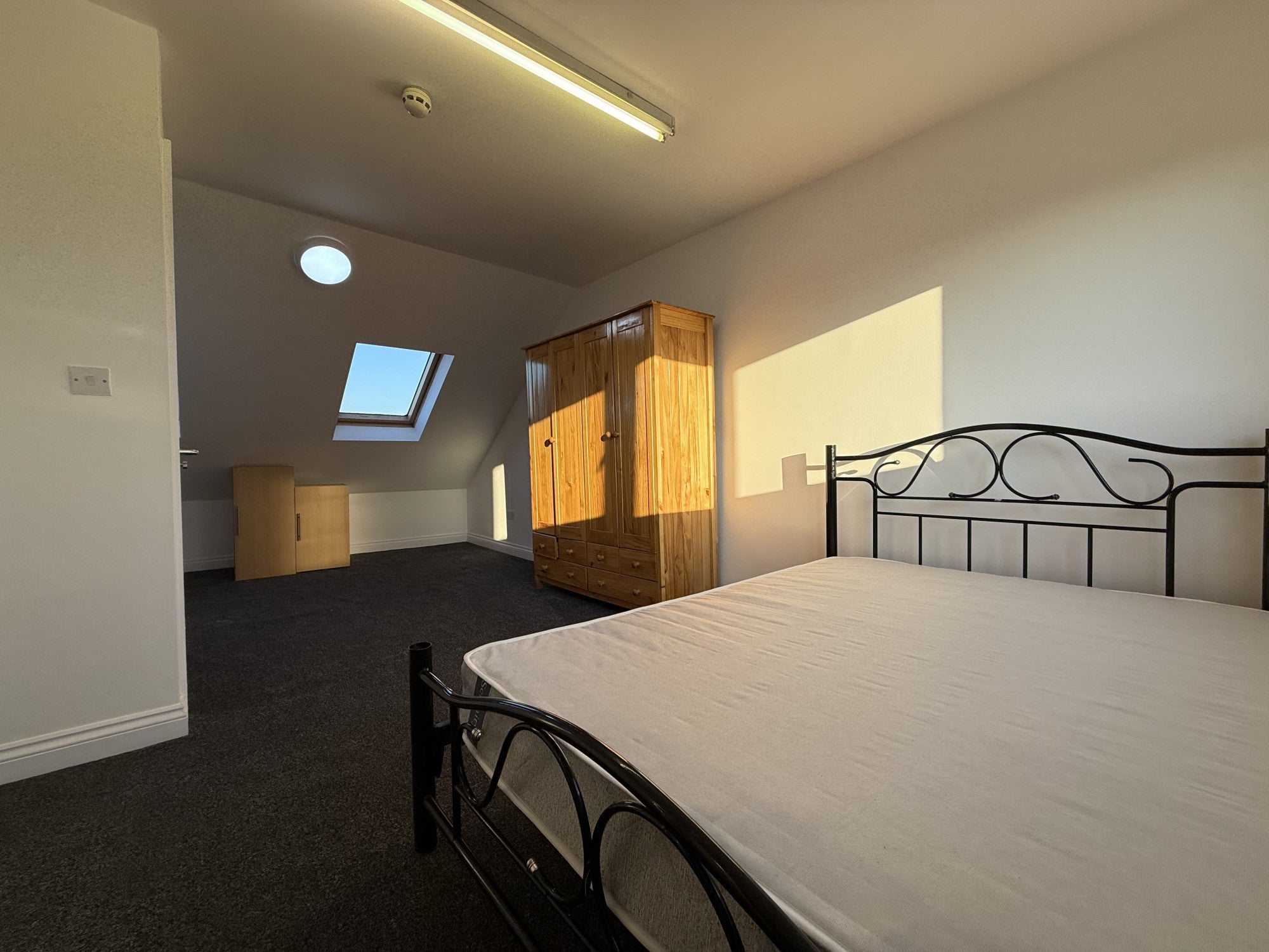 Room Kingsley Road in London