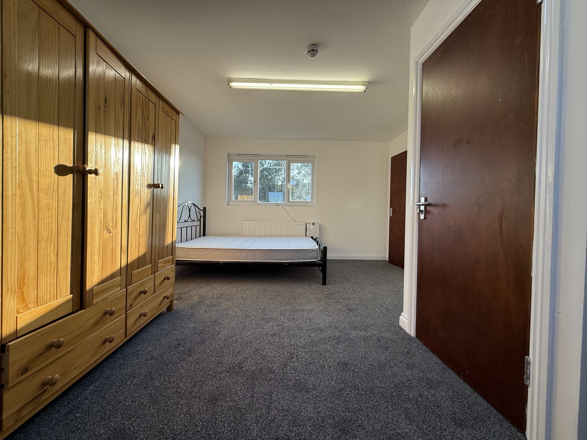Room Kingsley Road in London