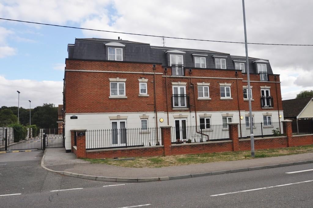 Flat Templewood Court in Hadleigh