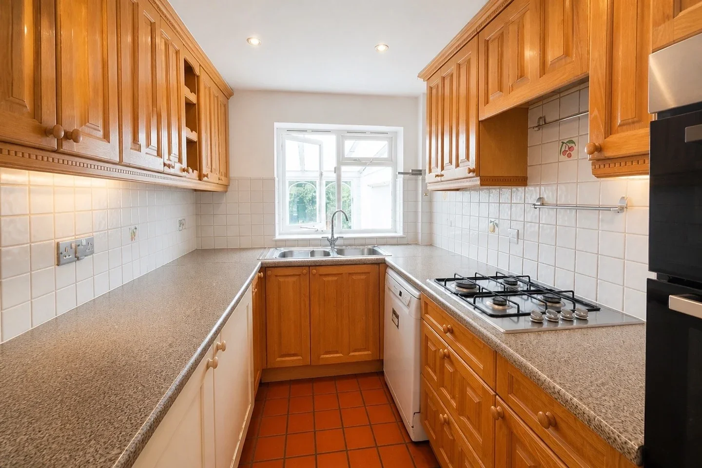 House Roxy Avenue in Greater London