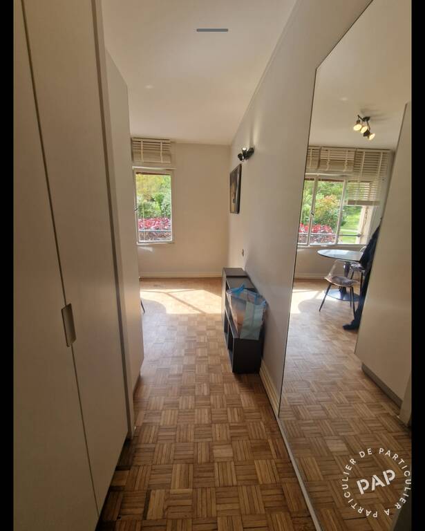 Room Rue des Belles Feuilles in Paris