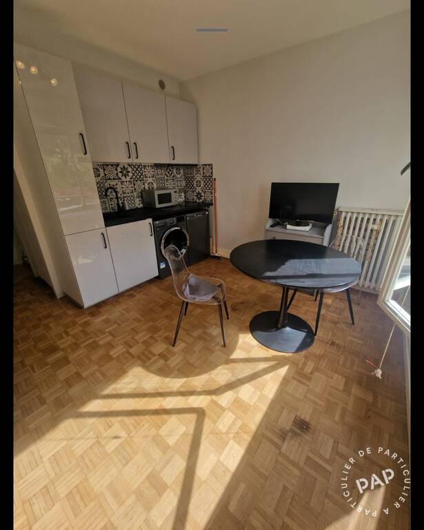 Room Rue des Belles Feuilles in Paris