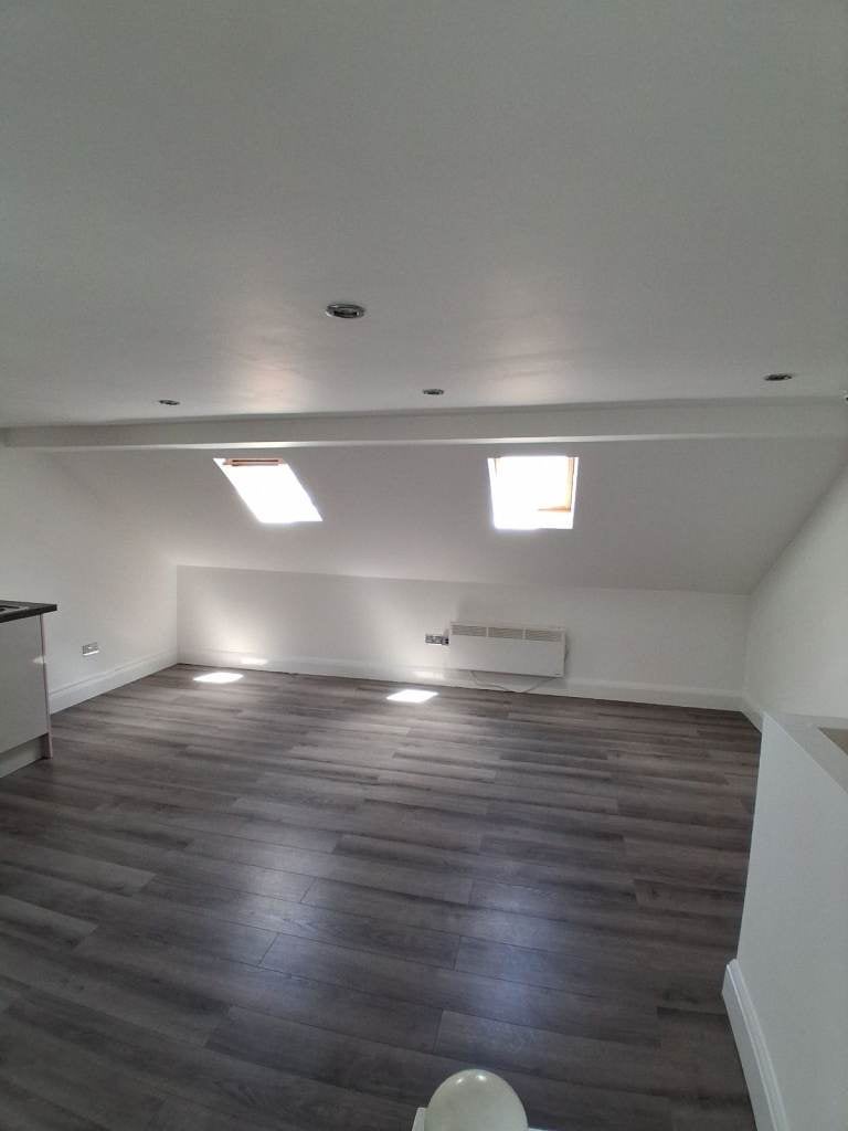 Flat Ancona Road in Greater London