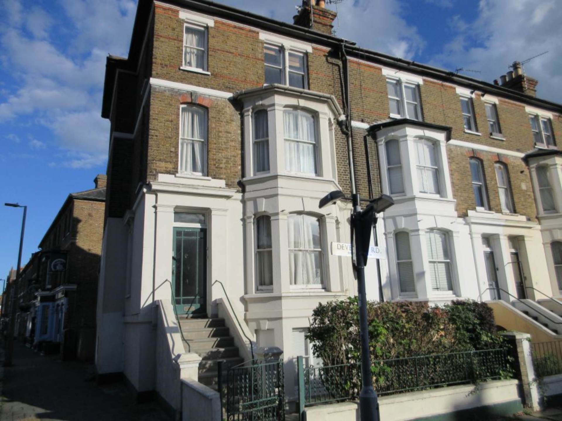 Flat Alexandra Road in Southend-on-Sea